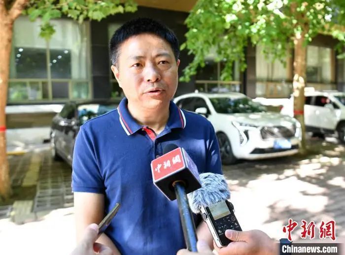 8月5日，黄平正在接受媒体采访。中新社记者 韩冰 摄