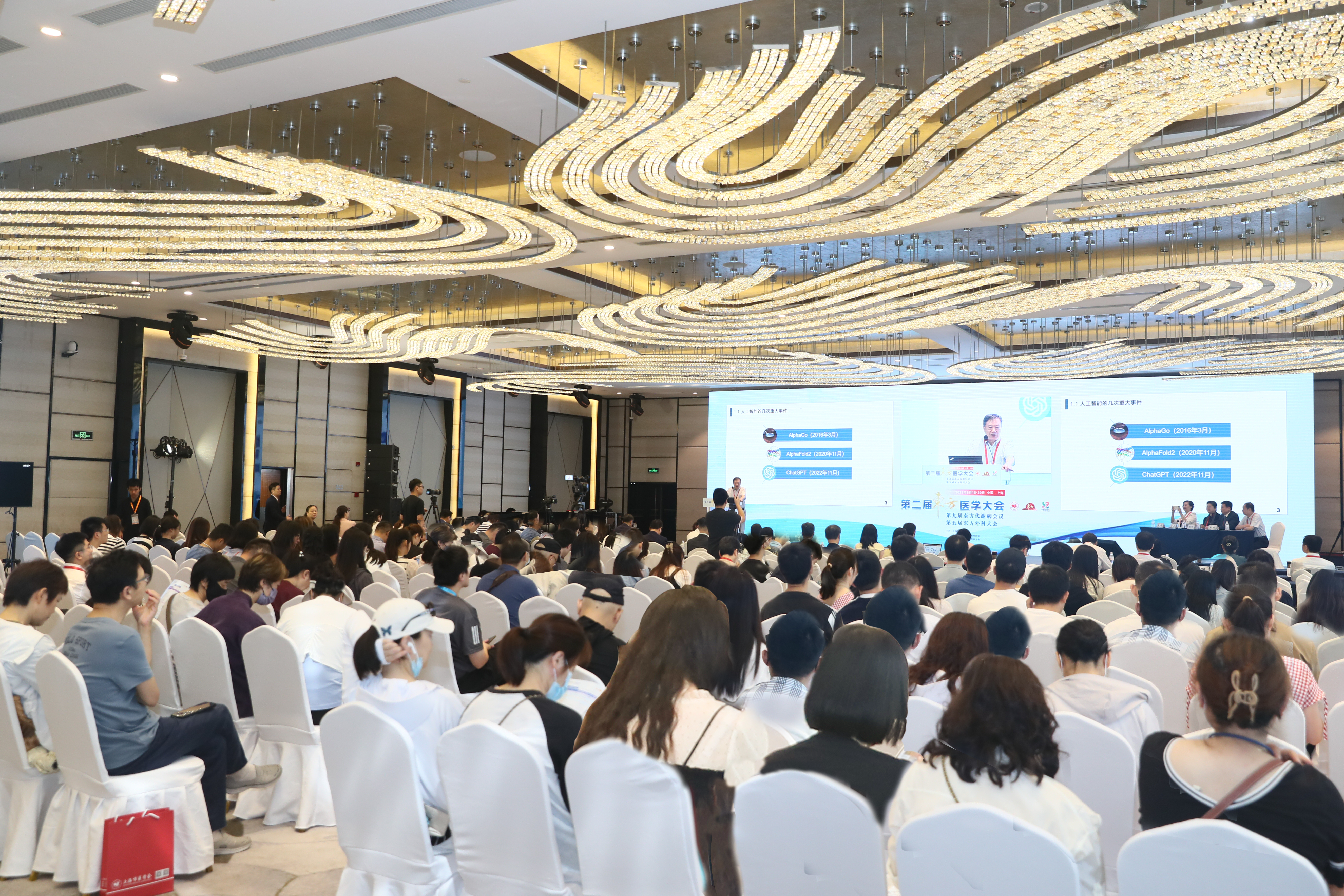 内科外科如何携手？两大院士继承大会主席，名家在沪聊未来医学（内科用药）内外科有哪些，