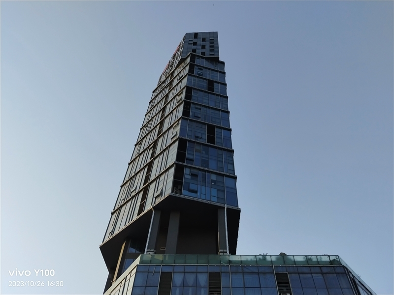 5000mAh电池轻松用一天半!vivo Y100评测:名副其实的千元高颜值续航神机