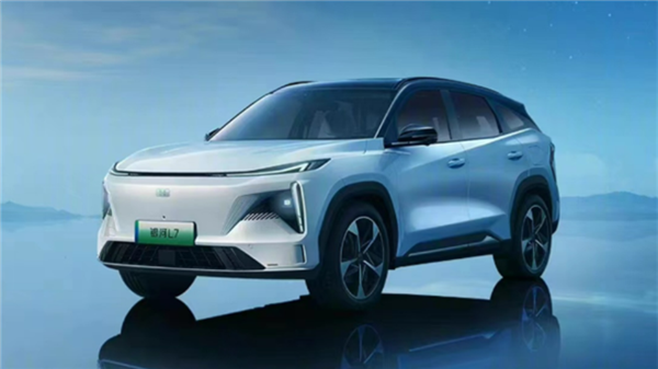 行业首创副驾控制单元 吉利银河L7推出“循迹星套装” 售499元