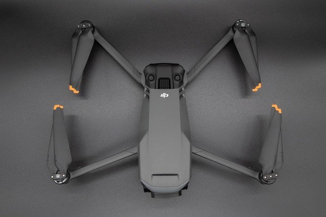 【有料评测】大疆Mavic 3 Pro评测:三摄系统4/3画幅哈苏相机旗舰无人机