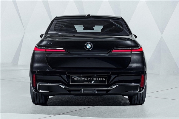 能挡无人机攻击 全新宝马7系/i7防弹版发布:油箱射穿也可自修复