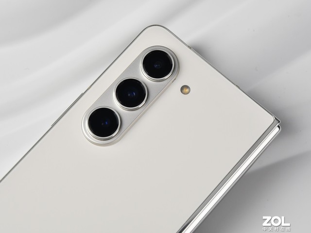 三星Galaxy Z Fold5全面评测 折叠先行者还能有什么新招?
