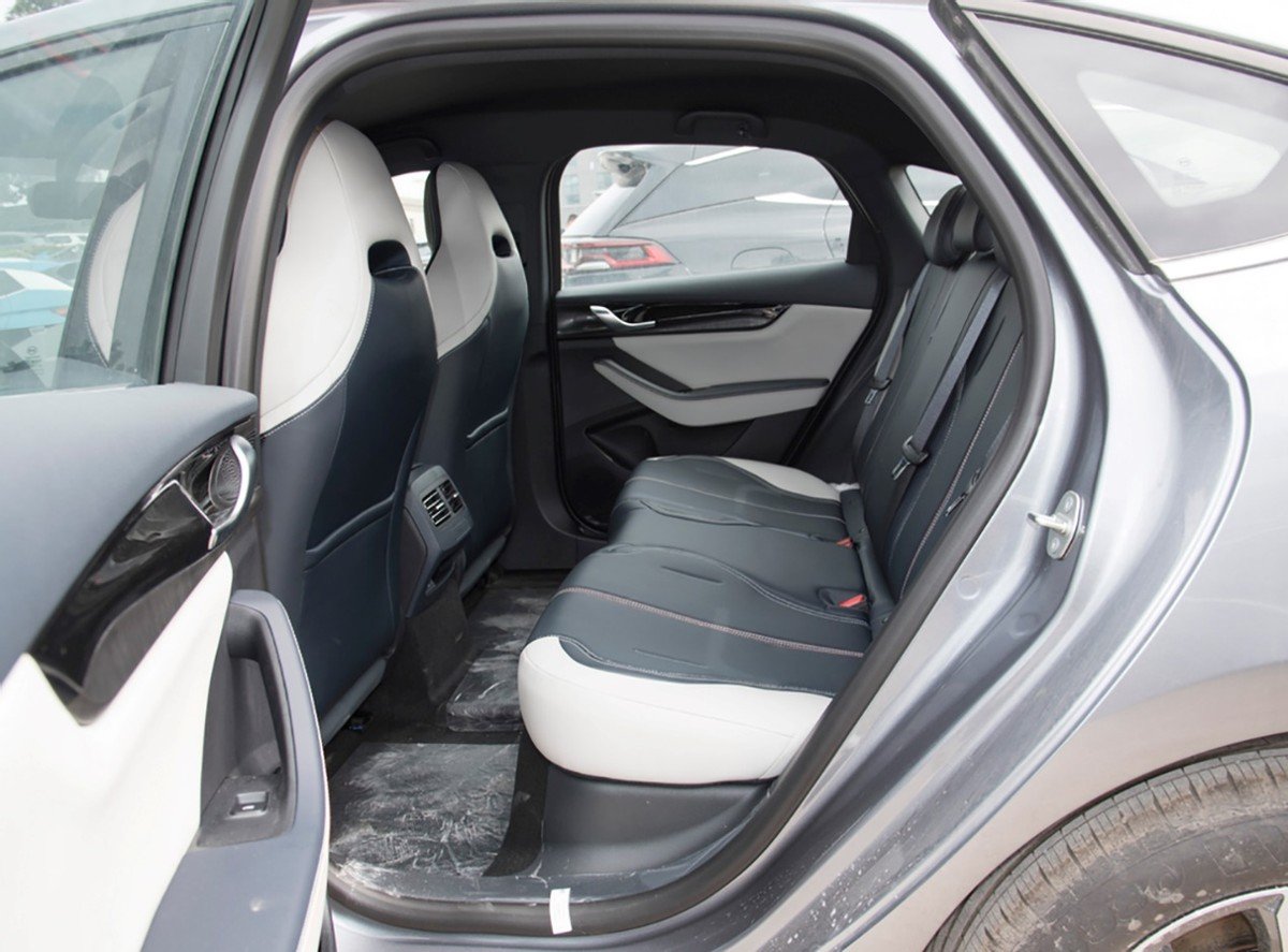 大众终于拿出诚意 直接硬刚比亚迪?朗逸新锐对比秦PLUS DM-i