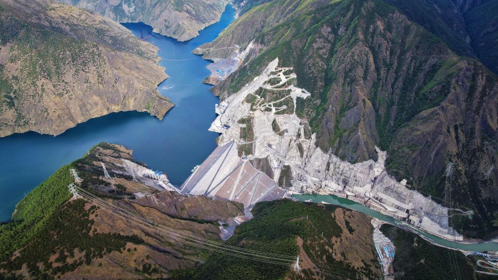 雅砻江两河口水电站水库总库容108亿立方米,是四川省内最大的水库