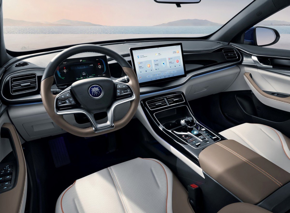 大众终于拿出诚意 直接硬刚比亚迪?朗逸新锐对比秦PLUS DM-i