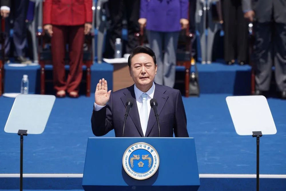 2022年5月10日，在韩国首尔，尹锡悦出席总统宣誓就职仪式 / 图源：新华社 李相浩 摄