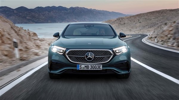 经典花生眼大灯回归新一代奔驰e级发布50万买它还香吗