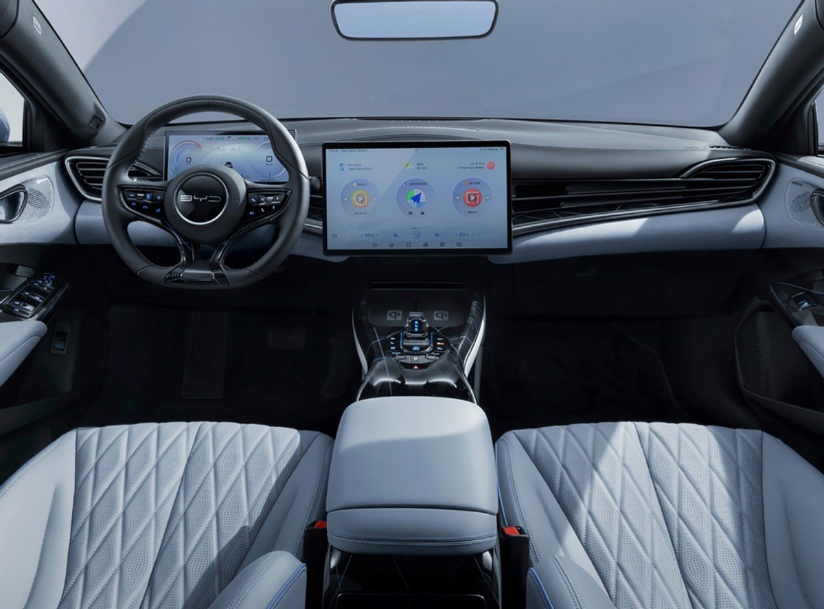 比亚迪海豹降价2.3万元 这下诚意够足了吧 选哪款车最划算?