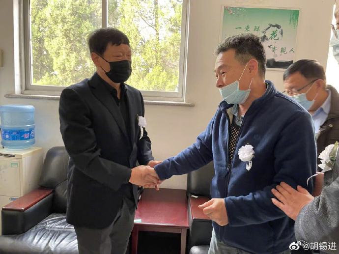 胡锡进:付国豪一年半前在抑郁症的折磨中结束了自己的生命,非常令人痛心