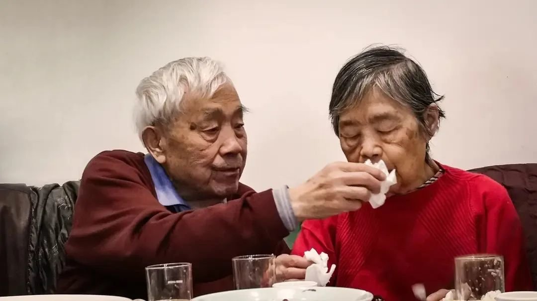 董家琪姥姥姥爷