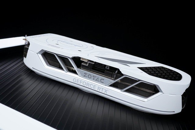 索泰RTX 4090 PGF OC显卡评测 高规新旗舰首秀