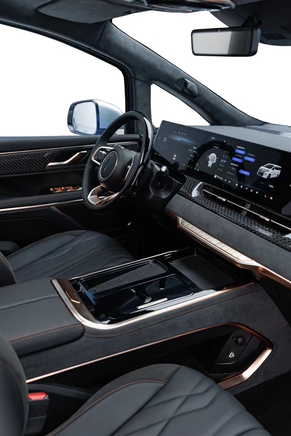 前脸独一无二辨识度超强!魏牌高山共创版官图:国产豪华MPV添强手