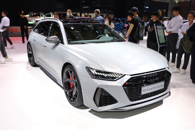 奥迪rs家族多款新车正式上市售价8288万元起