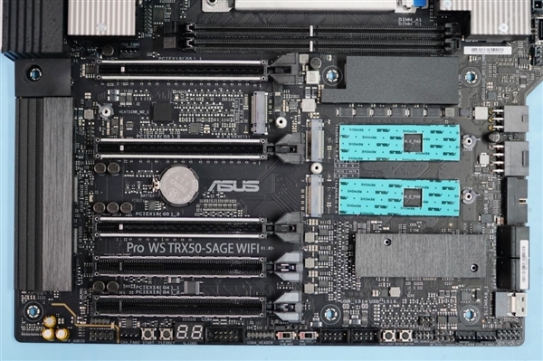 36相极致供电!华硕Pro WS TRX50-SAGE WIFI主板图赏