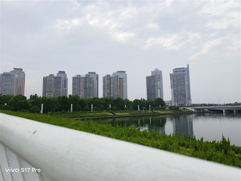 8mm机身以下我最能打!vivo S17 Pro评测:3499元轻薄手机之王