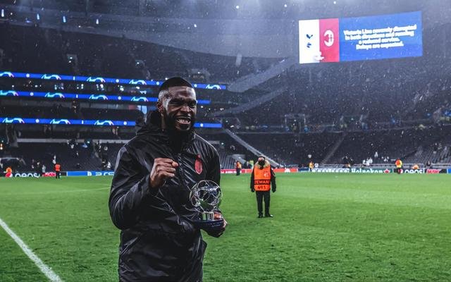 AC时隔11年重返欧冠8强,热刺无冠魔咒延续