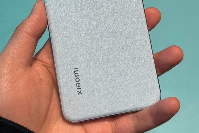 曲屏就比直屏高级?四个场景教你认清优缺点