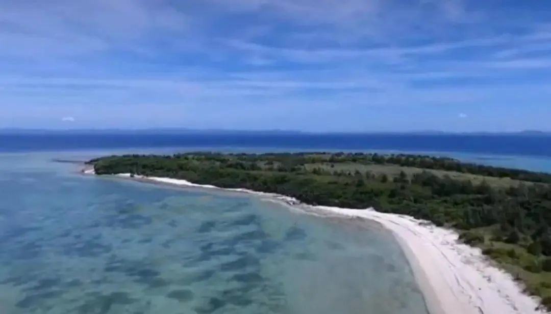 女子所称小岛航拍截图(网络视频截图)