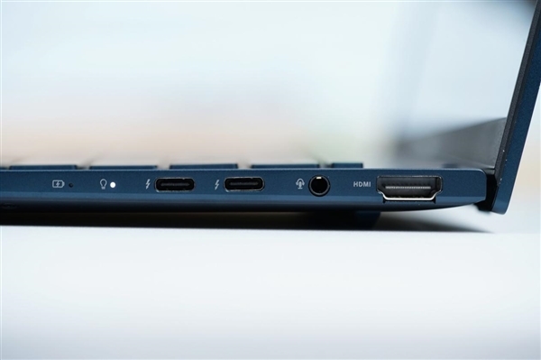 首台酷睿Ultra笔记本!华硕灵耀14 2024 AI超轻薄本图赏