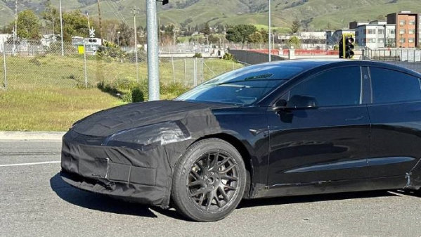 特斯拉Model 3