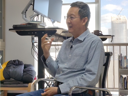 在恐龙的世界里探寻自然奥秘 ——专访全国政协委员、中国科学院院士徐星_凤凰网