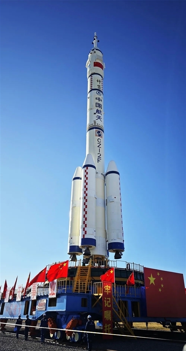 美军神秘空天飞机X-37B第7次成功发射:已累计飞行3774天