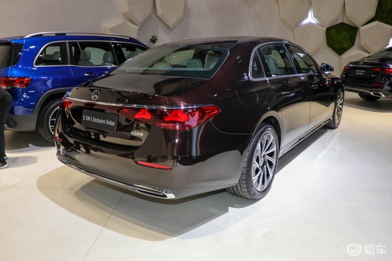 2023广州车展全新奔驰e级长轴版预售450万元起