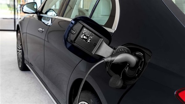 经典“花生眼”大灯回归 新一代奔驰E级发布:50万买它还香吗