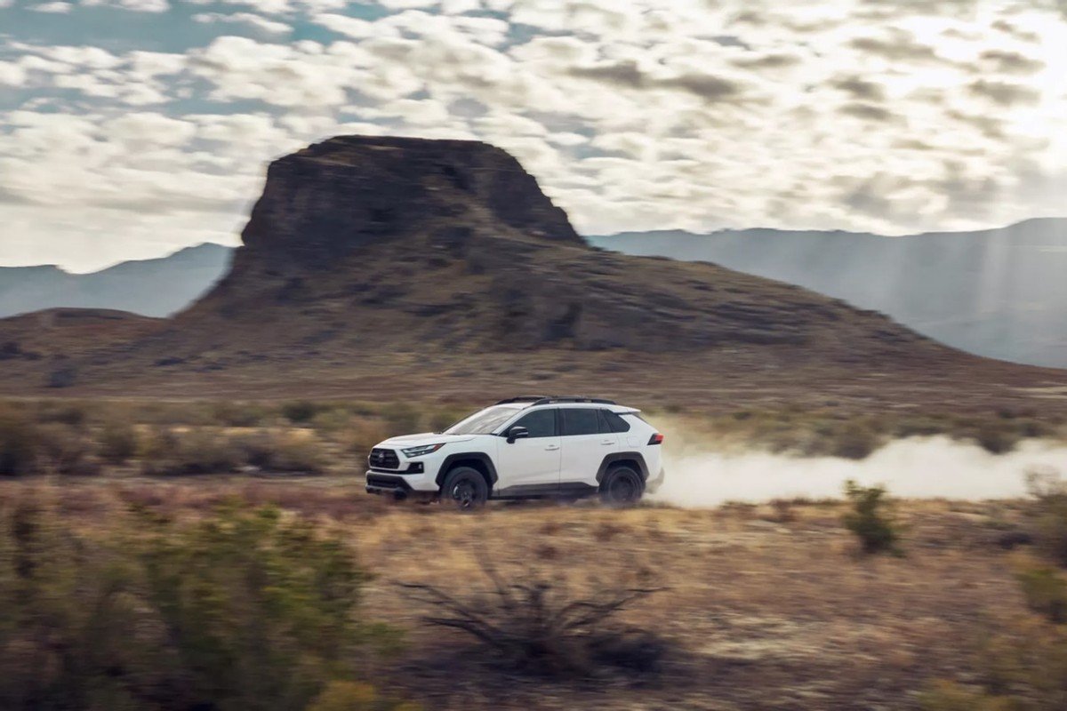 探店新RAV4荣放:全能超进化!北美探险版来了!玩的就是野!