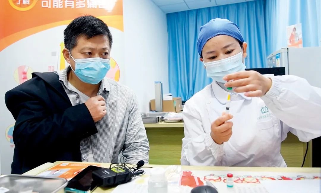 图/视觉中国接种带状疱疹疫苗。
