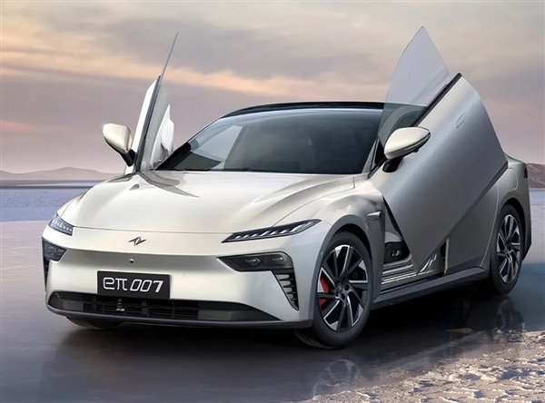 剪刀门不值钱了!东风eπ 007官图发布:增程、纯电全都有