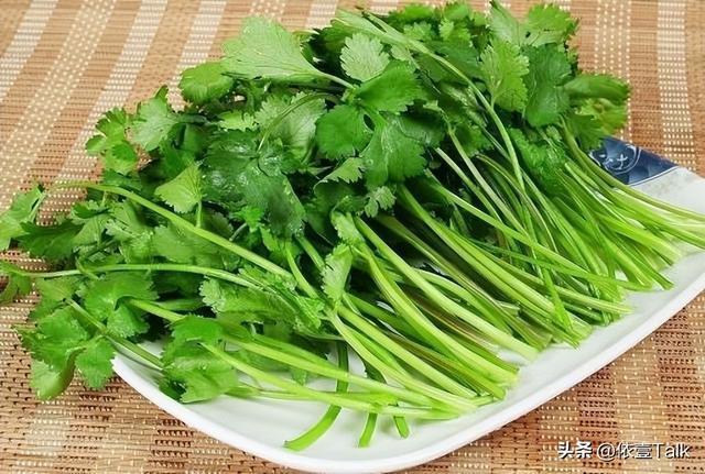各国不吃的食物:韩国人不吃香菜,俄罗斯人不吃海参,中国人呢?