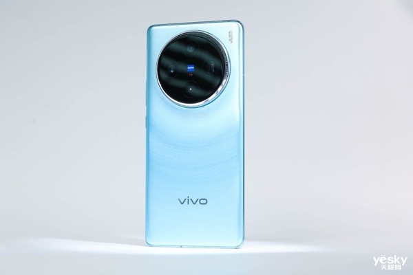 首发天玑9300旗舰芯,vivo X100带来满分旗舰体验