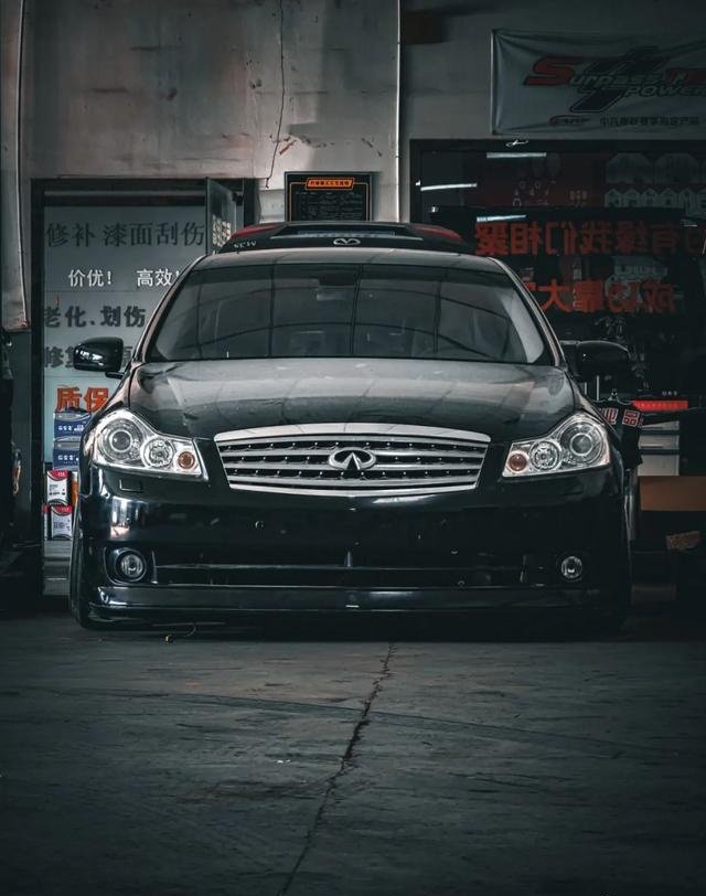 vip范十足的英菲尼迪m35改装清单短不代表车改得不帅