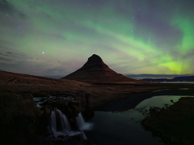 壮丽风光与神奇极光 富士GFX100S探秘冰岛美景