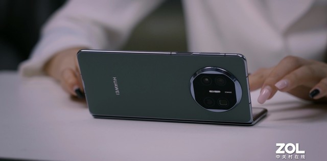 华为Mate X5上手体验:打造轻薄折叠屏体验新高峰