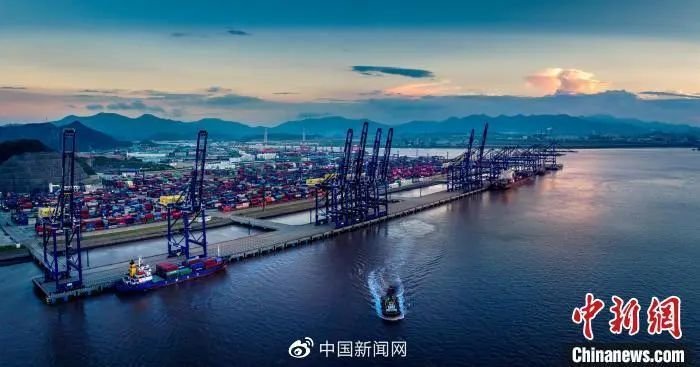 资料图:宁波一港口。邱文雄 摄