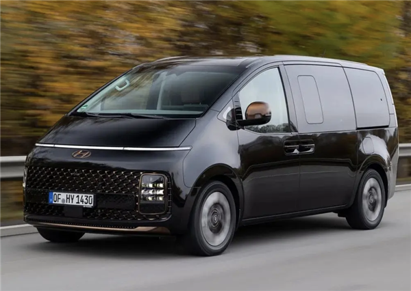 理想MEGA的韩国兄弟:现代MPV Staria实车曝光 有望进入国内销售