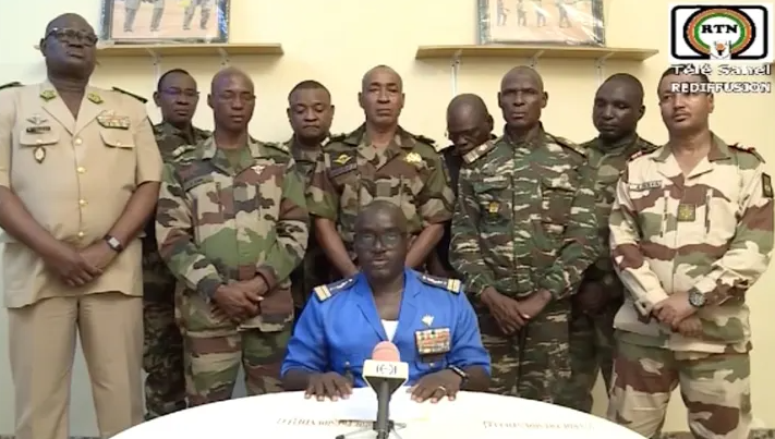 尼日尔政变军人在电视上发表声明
