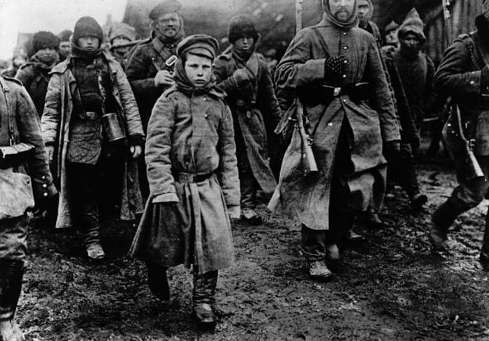 在东普鲁士坦能堡战役中被俘的俄军士兵