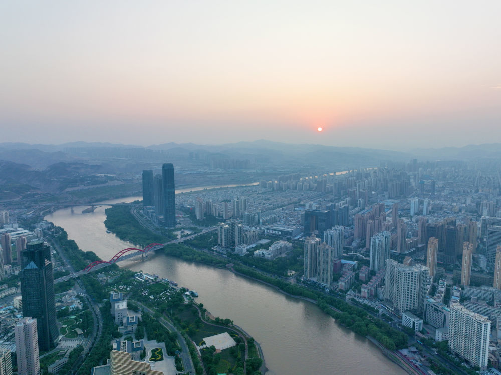 2023年9月6日在甘肃省兰州市拍摄的黄河（无人机照片）。新华社记者 邢广利 摄