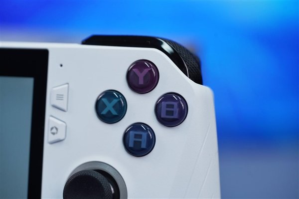 掌上爽玩3A大作!华硕ROG Ally游戏掌机图赏