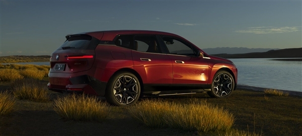 鼻子越大 价格越贵!全新改款宝马iX为啥能卖100万