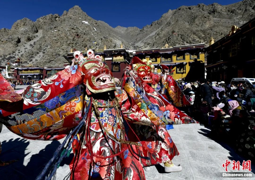西藏楚布寺跳神活动迎藏历新年。李林 摄