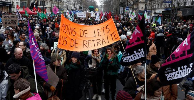 ·法国今年首轮罢工场面