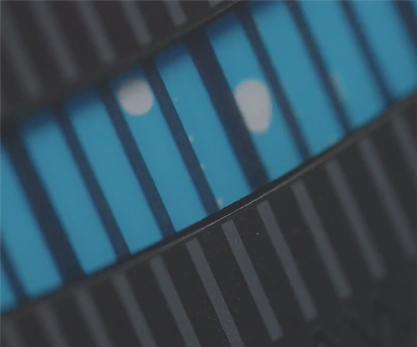 299元超值!华为Mate 60 Pro微泵液冷手机壳首拆:居然暗藏芯片