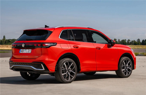 大众“头牌SUV”途观正式发布:内饰外观全部换新 电动味十足