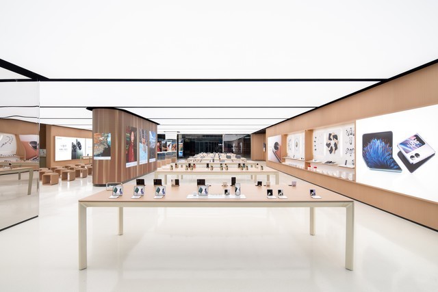 OPPO全国最大的全新形象旗舰店落地广州,正式开业