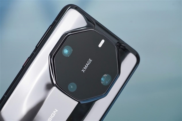 华为最顶级直板旗舰手机!华为Mate 60 RS非凡大师图赏